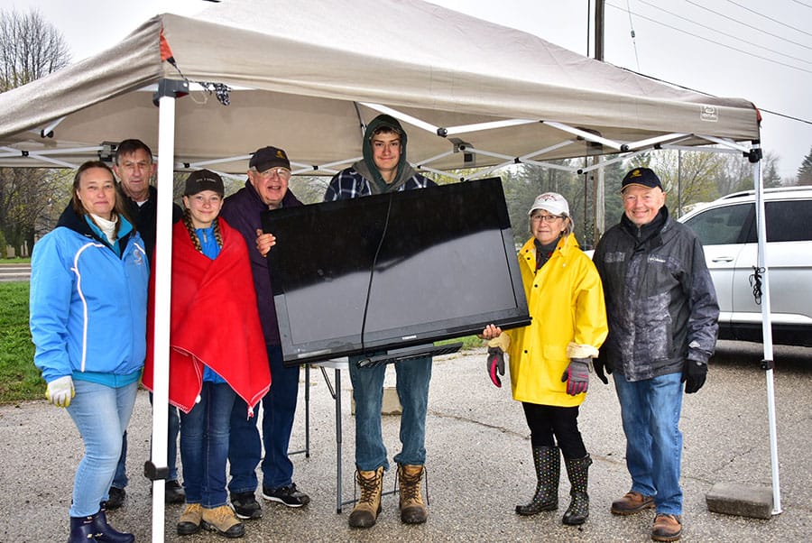 Centre Wellington Optimist Club holds electronics drive