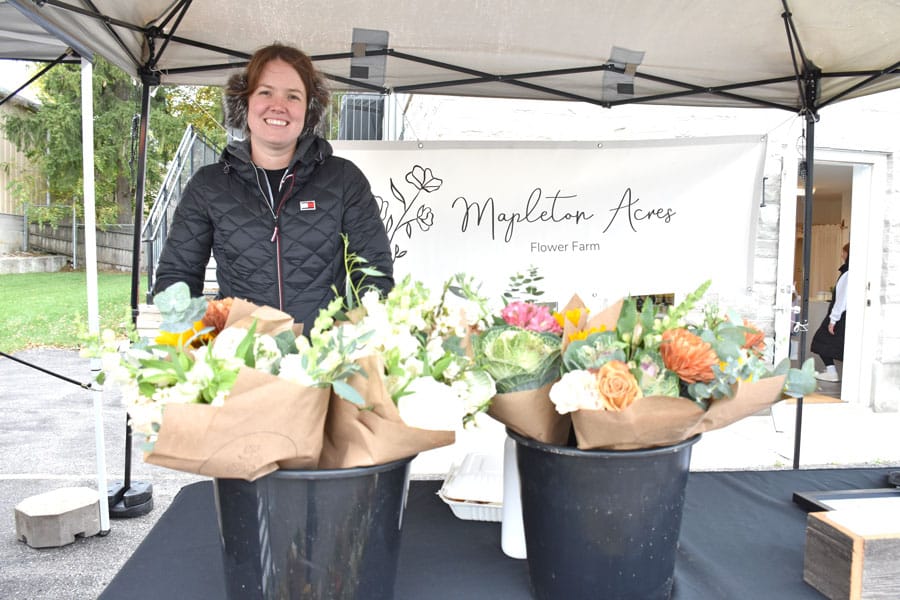 Violet & Ash Candle Co. hold outdoor market in Downtown Fergus