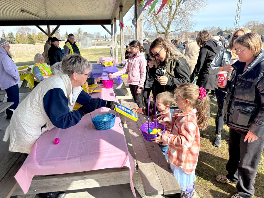 Mount Forest Lions host egg hunt for Easter