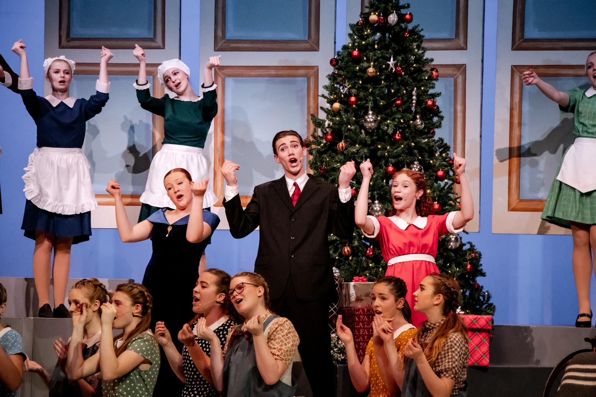 Theatre Norwell sells out seven shows, performing "Annie"