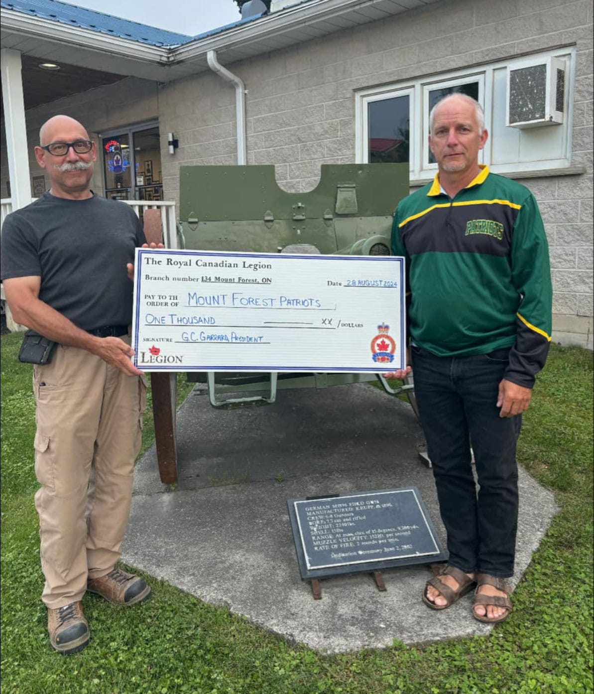 Donation to Mount Forest Patriots Jr. ‘C’ hockey team