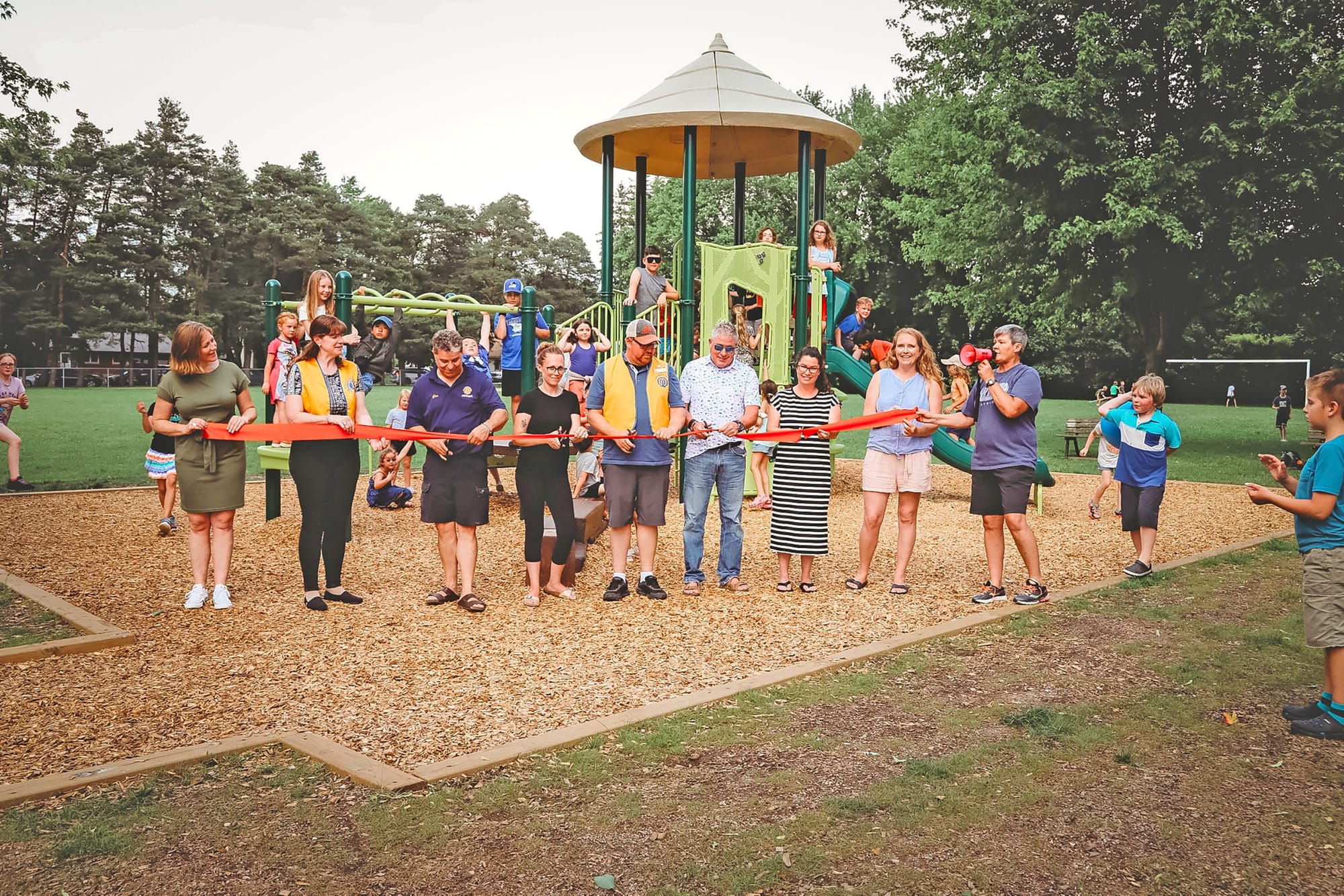 Arthur Public School primary playground opens with ribbon cutting