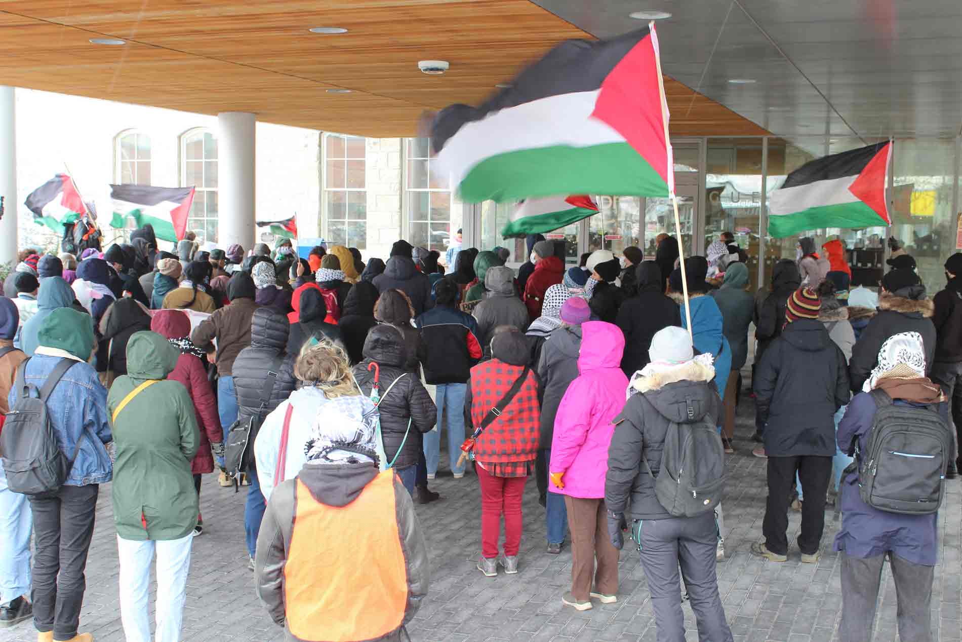 Protestors call for immediate arms embargo between Canada, Israel