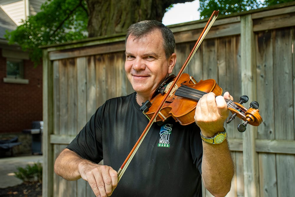 Fergus fiddler Scott Woods and band to tour Canada this fall