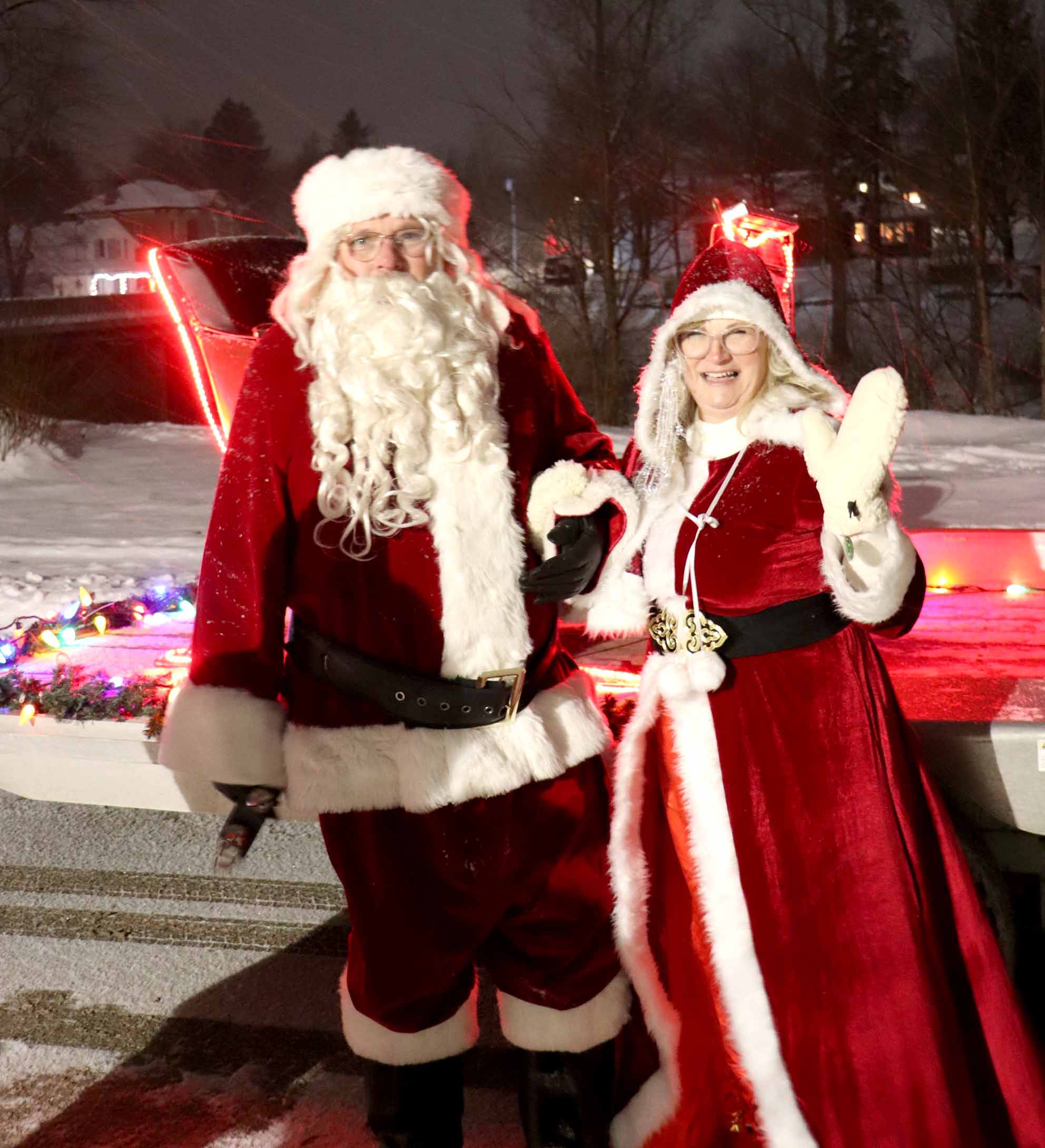 Santa will head to Mapleton for Drayton parade Dec. 5