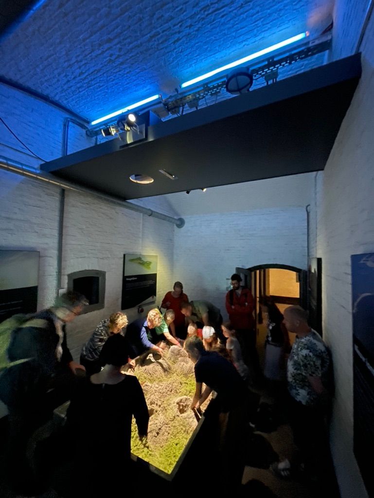 Sandbox, beamer, depth sensor and a computer.&nbsp;