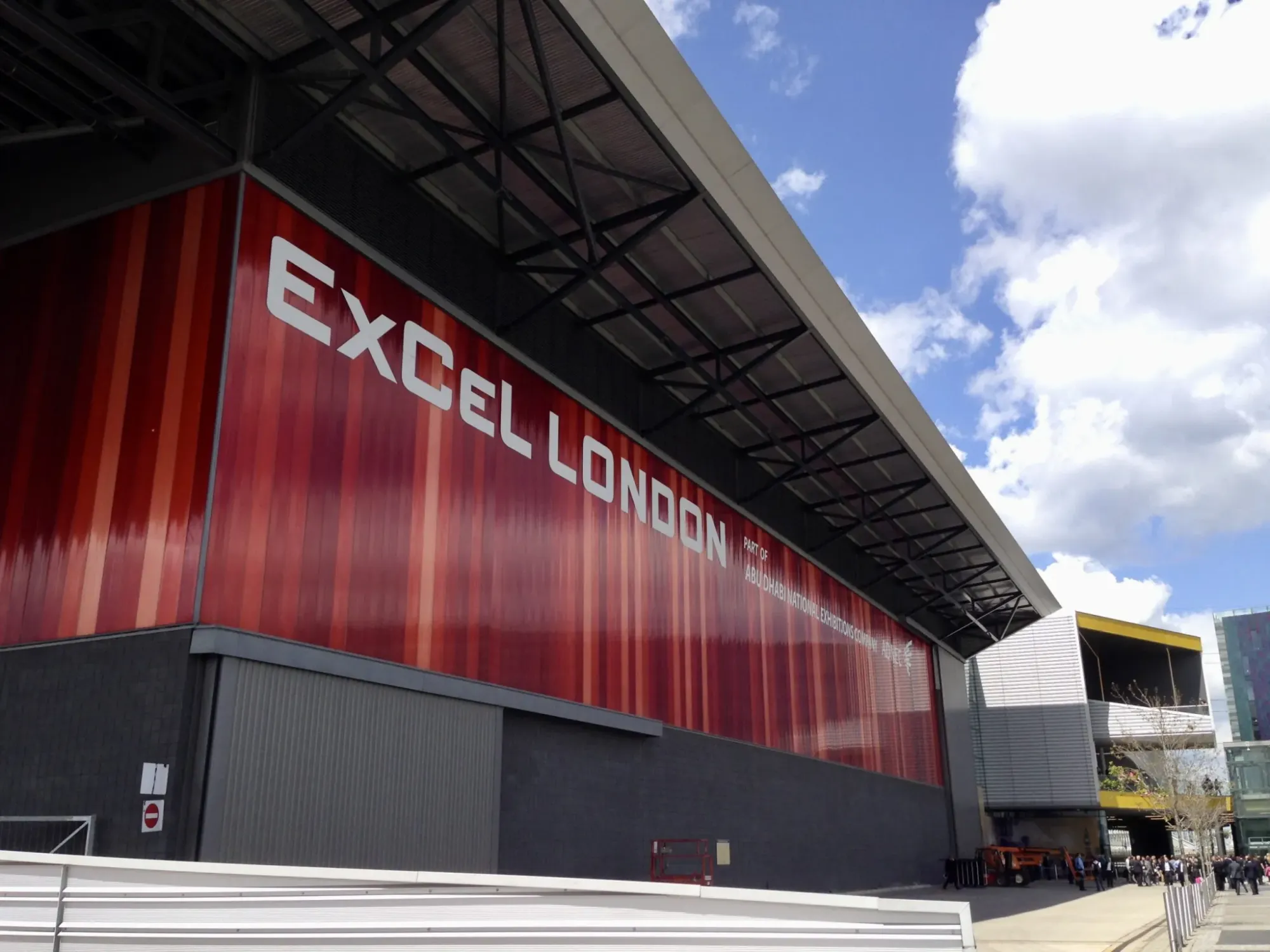 Large logos and letters require vector files.