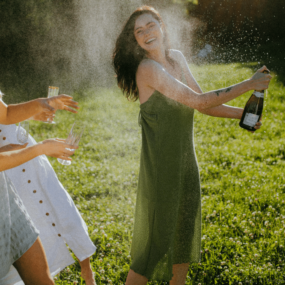 <img src="Green-Graduation-Dress.png" alt="This is an article photo">