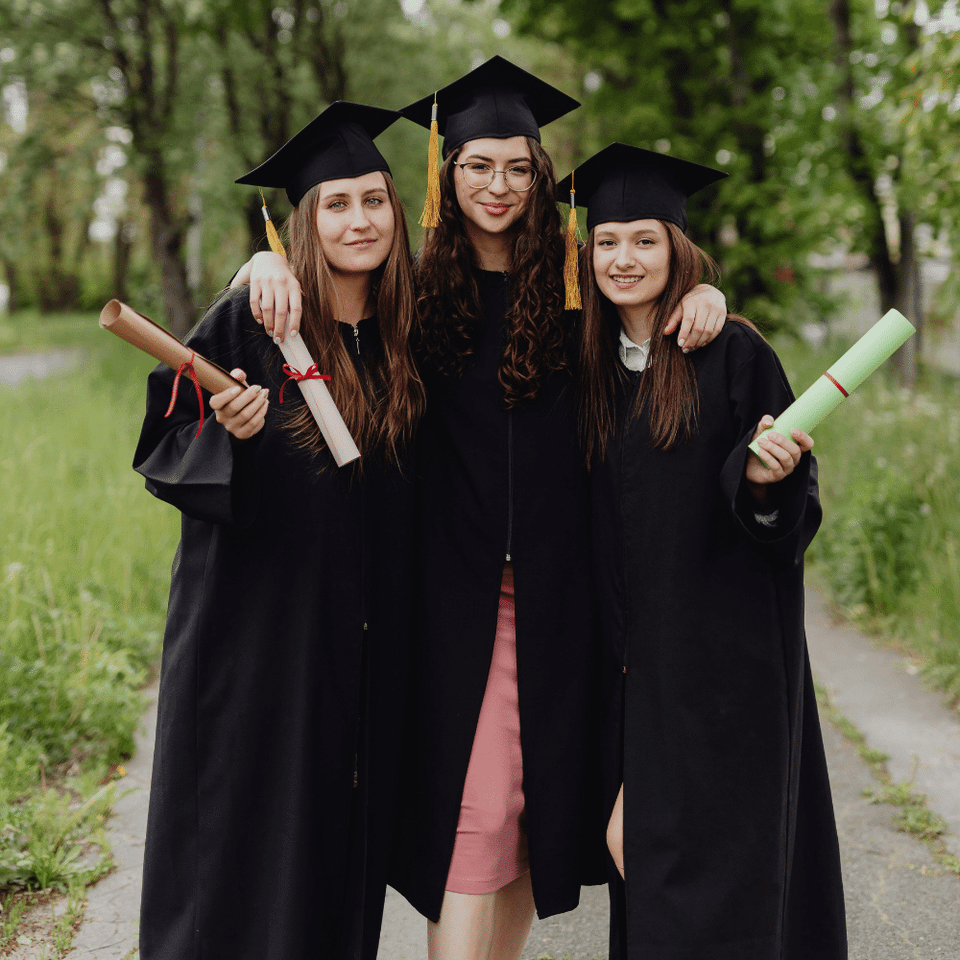 <img src="Midi-Graduation-Dresses.png" alt="This is an article photo">