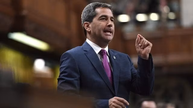 Pierre Paul-Hus, qui tente une équivalence Image principale