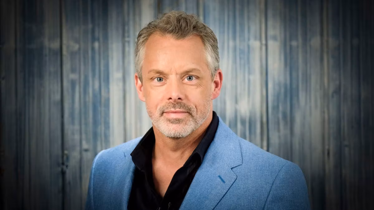 François Lambert, qui suggère à ceux qui n'aiment pas leur vie de changer de vie Image principale