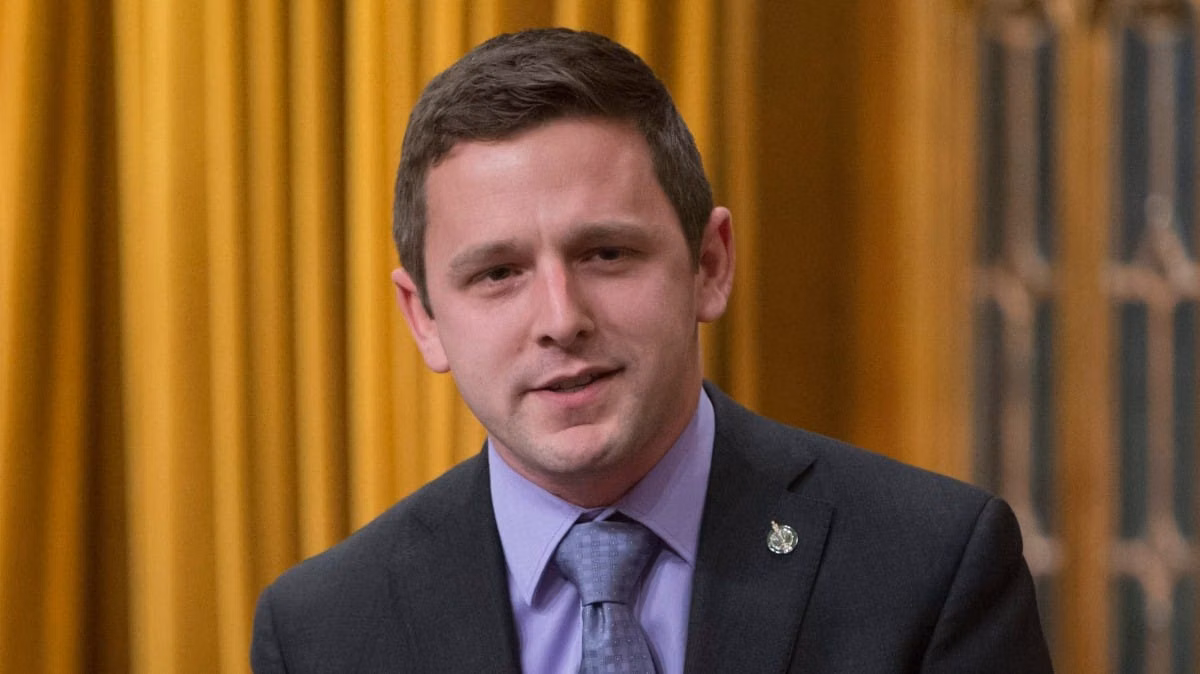Francis Drouin, à propos de l'influence des universités et cégeps anglophones sur le français Image principale