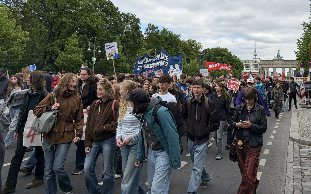 German high schoolers strike against conscription