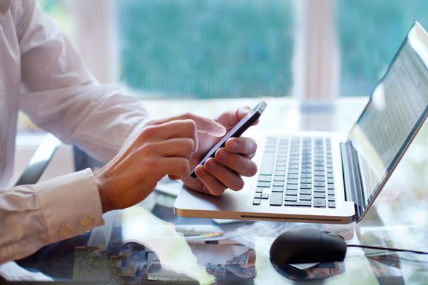 Top ten tips to help you put down your smartphone at work