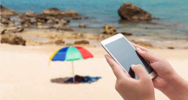 Foolproof ways to avoid a huge mobile bill after your holiday