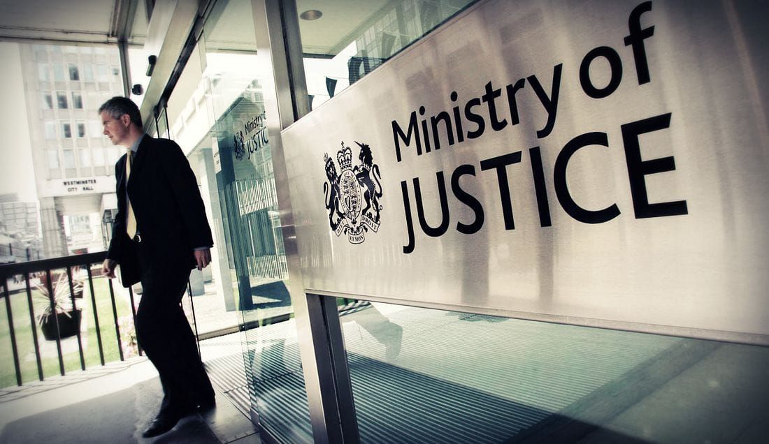 Riskerna med digitala domstolar