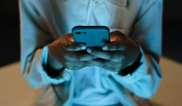 Can You Download an OnlyFans App? What Fans Should Know