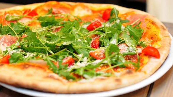 Making Homemade Pizzas in the Rustic Naturals Wood Fired Pizza Oven