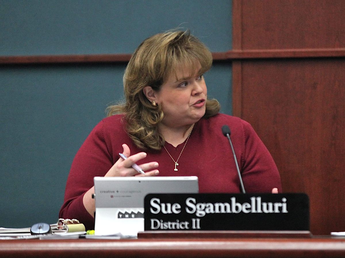 Question of standing committees delayed until late February by Bloomington’s city council, uncertain future next week for local towing law