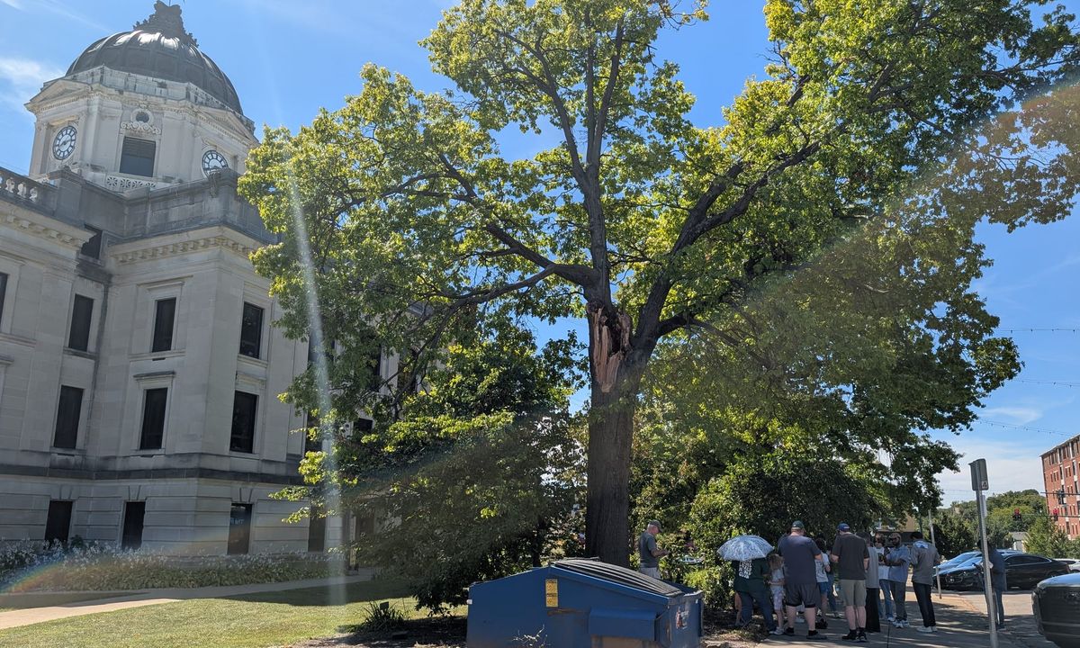 6th Street & Walnut Street