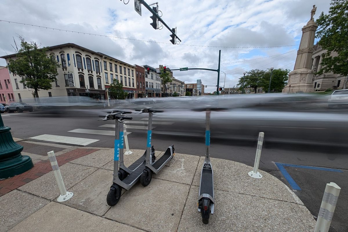 Board signs off on 1-year license for Bird, Bloomington’s lone scooter operator
