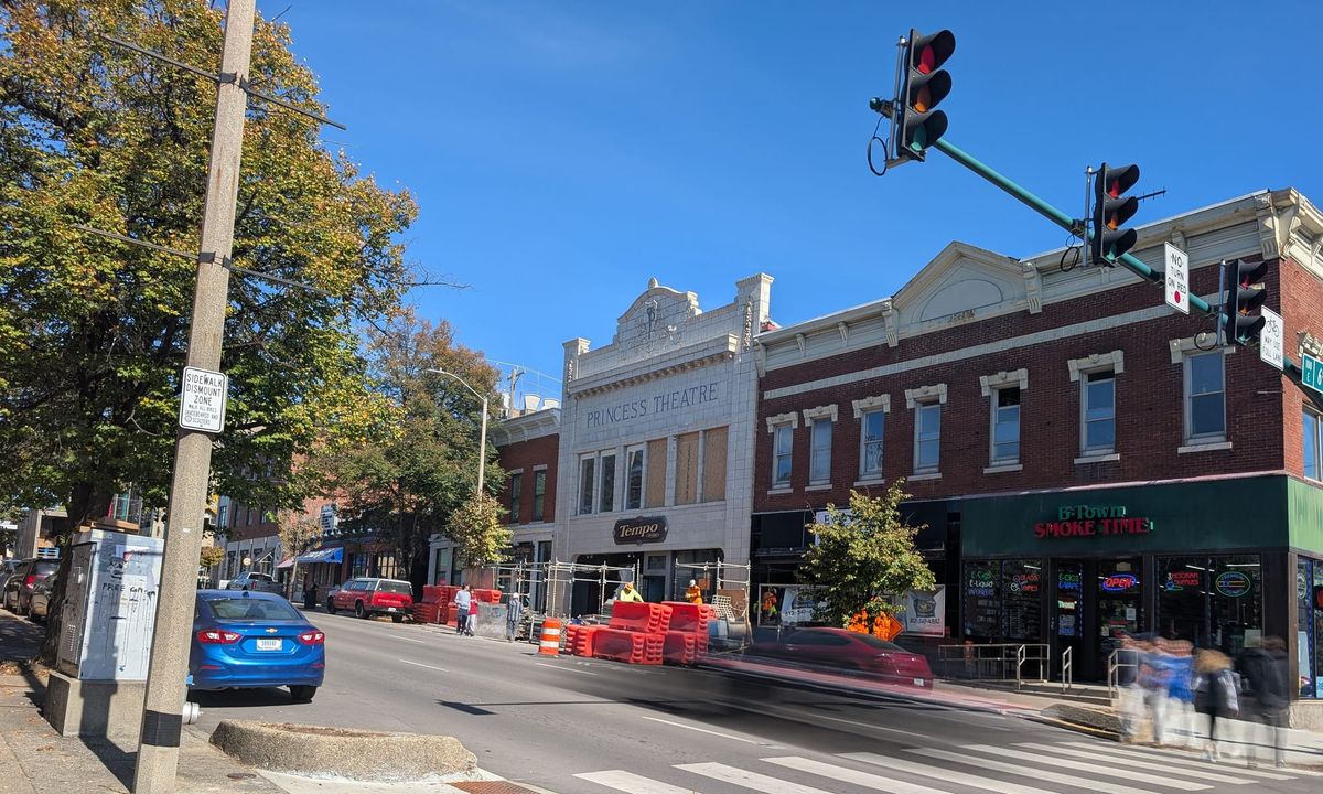 6th Street & Walnut Street