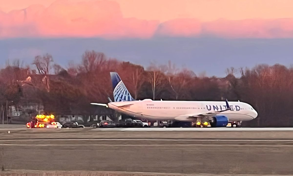 After Peach Bowl win, IU football team lands safely, then has minor taxiway incident