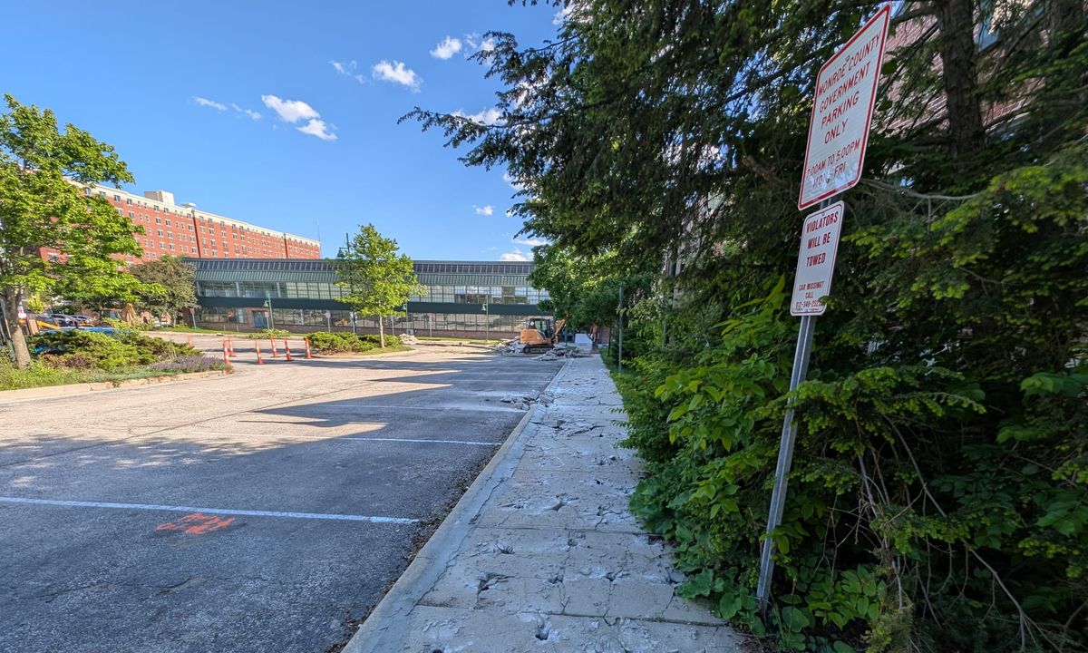 9th Street & Morton Street (North Showers)