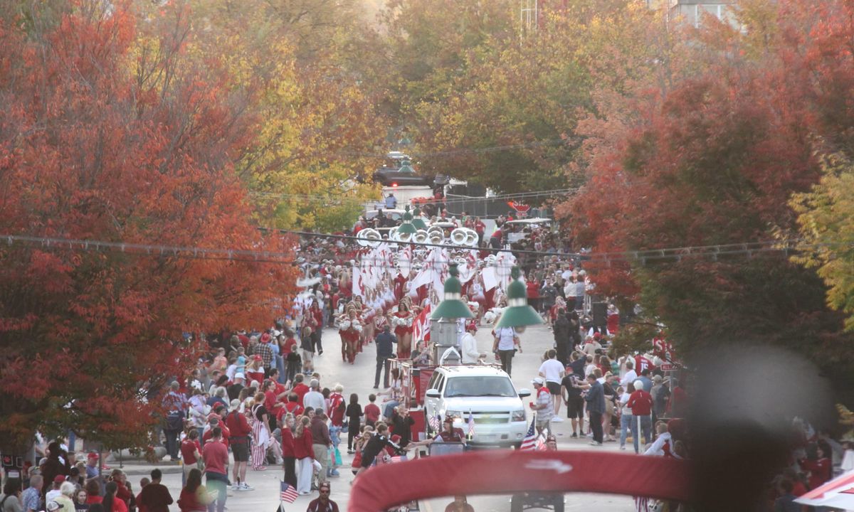 Homecoming parade: Crowds throng Kirkwood in downtown Bloomington for return of IU alums