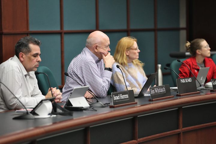 Bloomington parks board holds firm on percentage fee for food and beverage artisans at farmers market