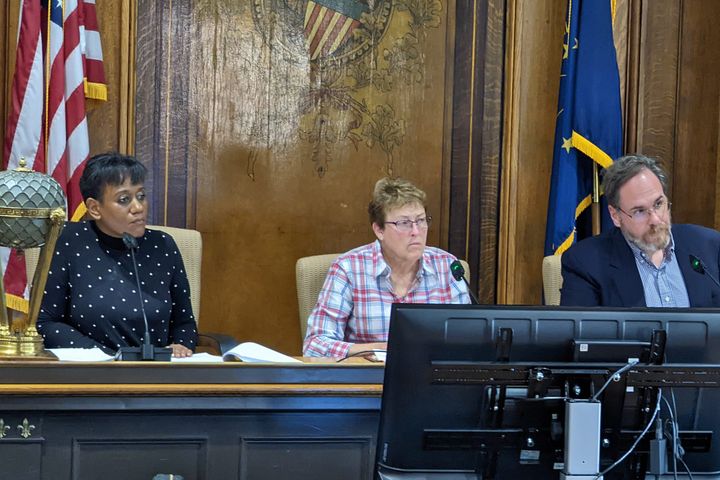 Election board creates study committee: Monroe County could replace precinct polls with vote centers