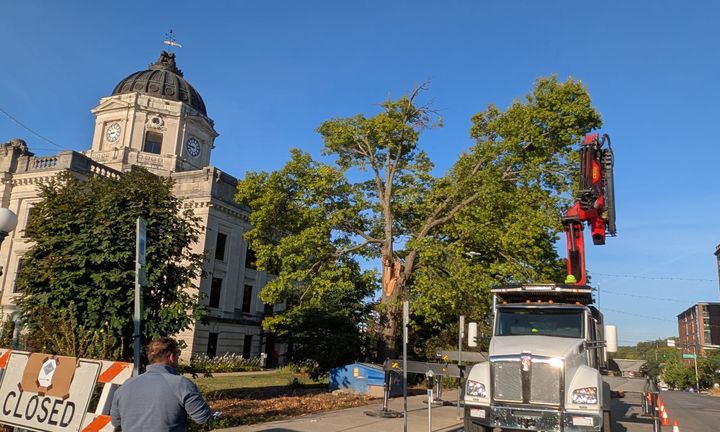 6th Street & Walnut Street