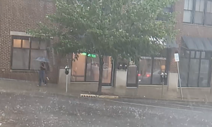 Walnut Street & 6th Street