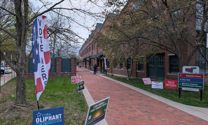 Campaign sign kerfuffle marks early voting launch at new Monroe County location