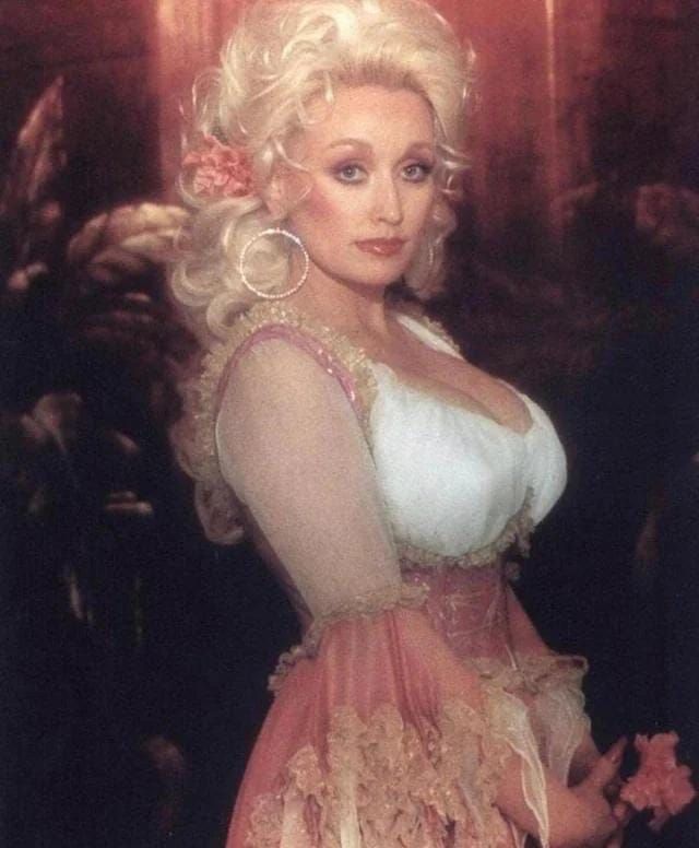 Dolly Parton: Bimbo Icon