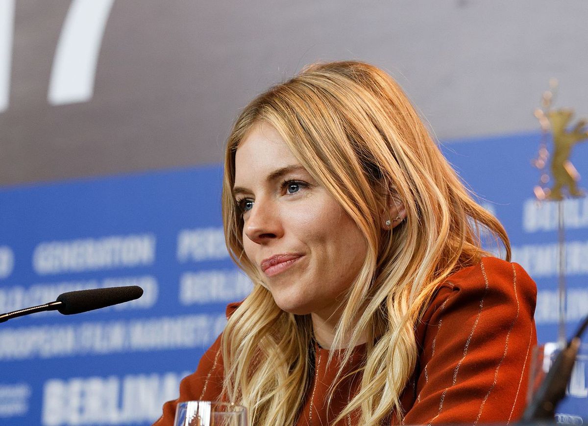 Issue 19: What Does it Mean to Be “Famesque” (Featuring Sienna Miller)