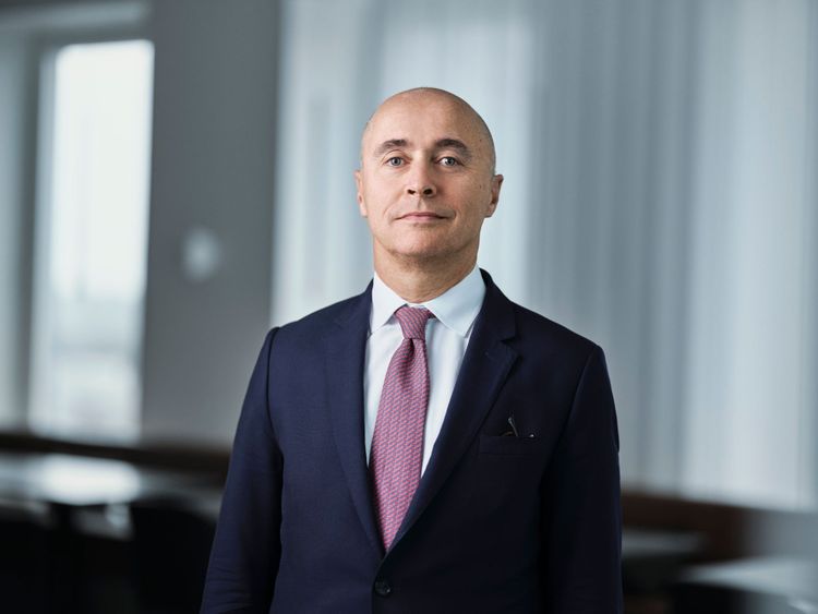 SEB sets emissions targets for truck manufacturers in its portfolio