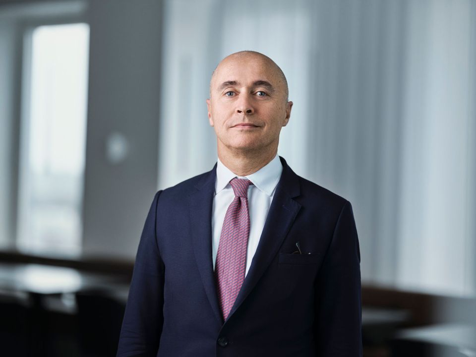 SEB sets emissions targets for truck manufacturers