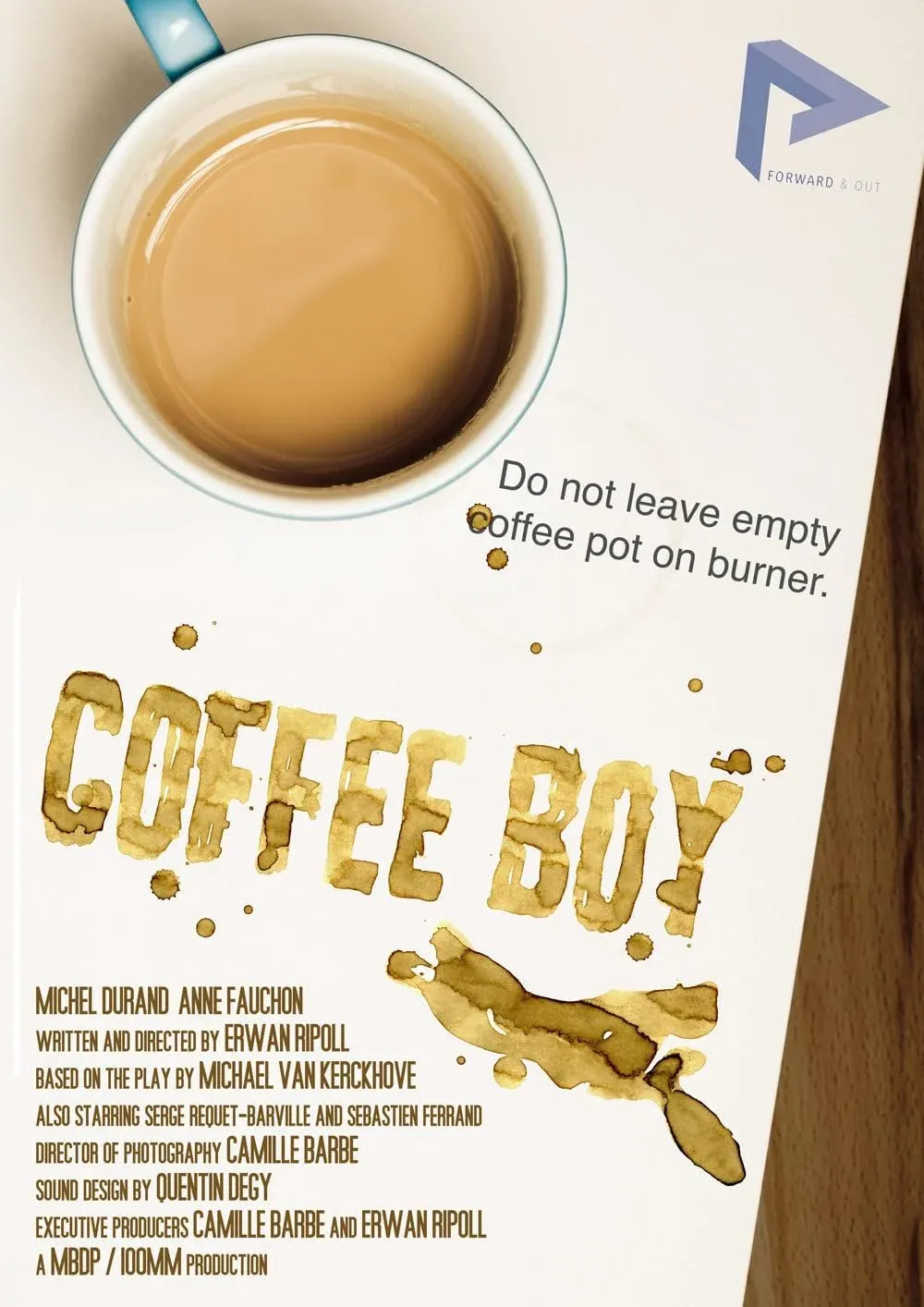 Visuel du court-métrage « Coffee Boy » : un jeune homme derrière le comptoir d'accueil d'une entreprise
