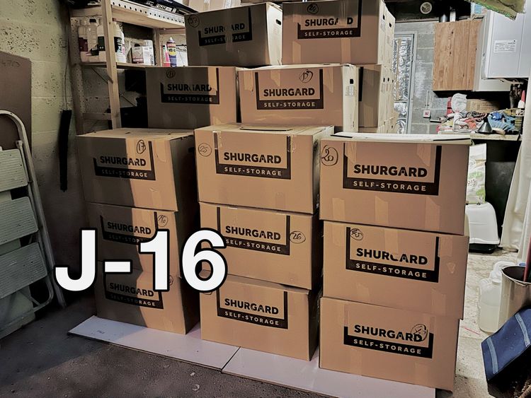 J-16 : 50 cartons, 4 malles et 6000 km