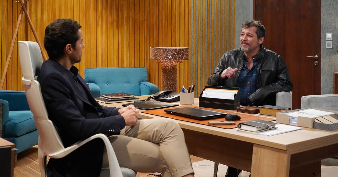  Otávio decide viajar para o Panamá para recuperar o dinheiro de Vicente na novela A Herança