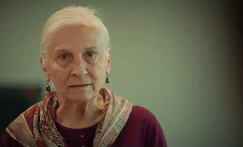 Sevgi corre agora Perigo de Vida em For My Family