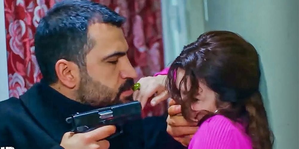 Final de 'Our Story': Filiz e Barış ficam juntos e Melek morre