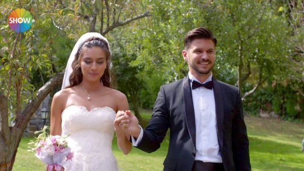 Final trágico e feliz de 'Never Let Go': Ygit salva Nur e os dois casam-se