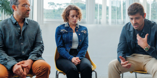 Tomás entra nos Alcoólicos Anónimos para recuperar Laura em A Promessa