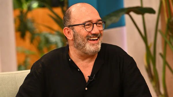 ‘O Clube’ renova por mais duas temporadas - José Raposo regressa à SIC