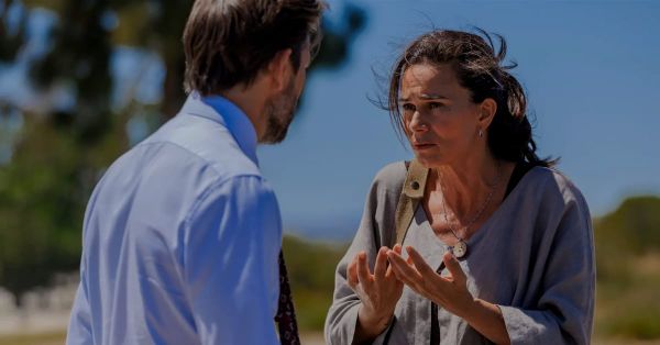 João pede Vitória em casamento num quarto de hotel na novela da SIC