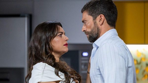 ‘Amor à Prova’: David descobre mentira chocante e desmascara Amália