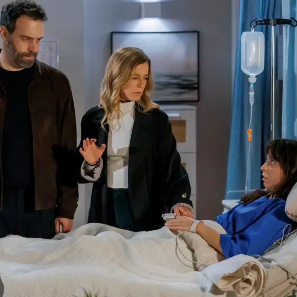 Páginas da Vida: Gisele é obrigada a fazer hemodiálise e Ana descobre o grande segredo da filha