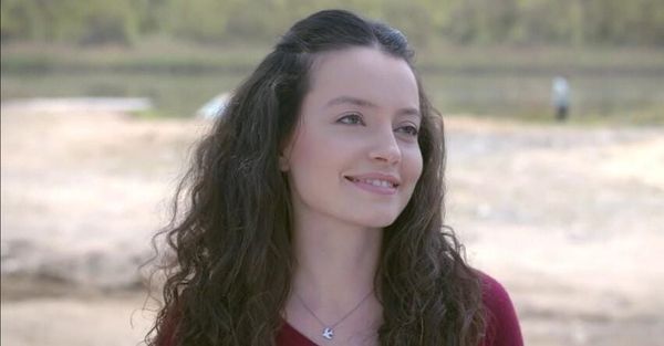 Image of: Melis incrima Meryem, mas Levent descobre tudo!